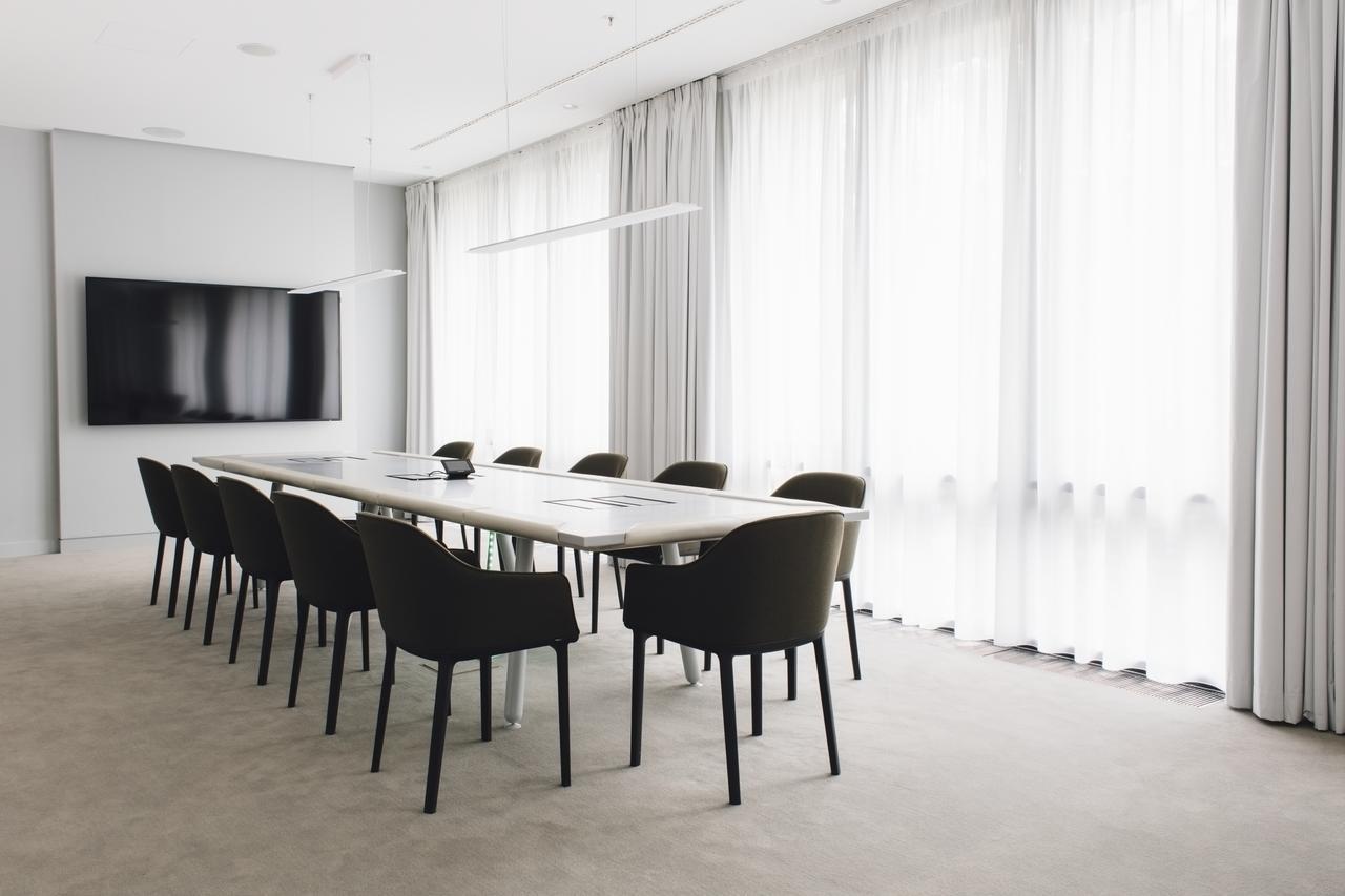 Pullman Berlin Schweizerhof Hotel Bagian luar foto Meeting room