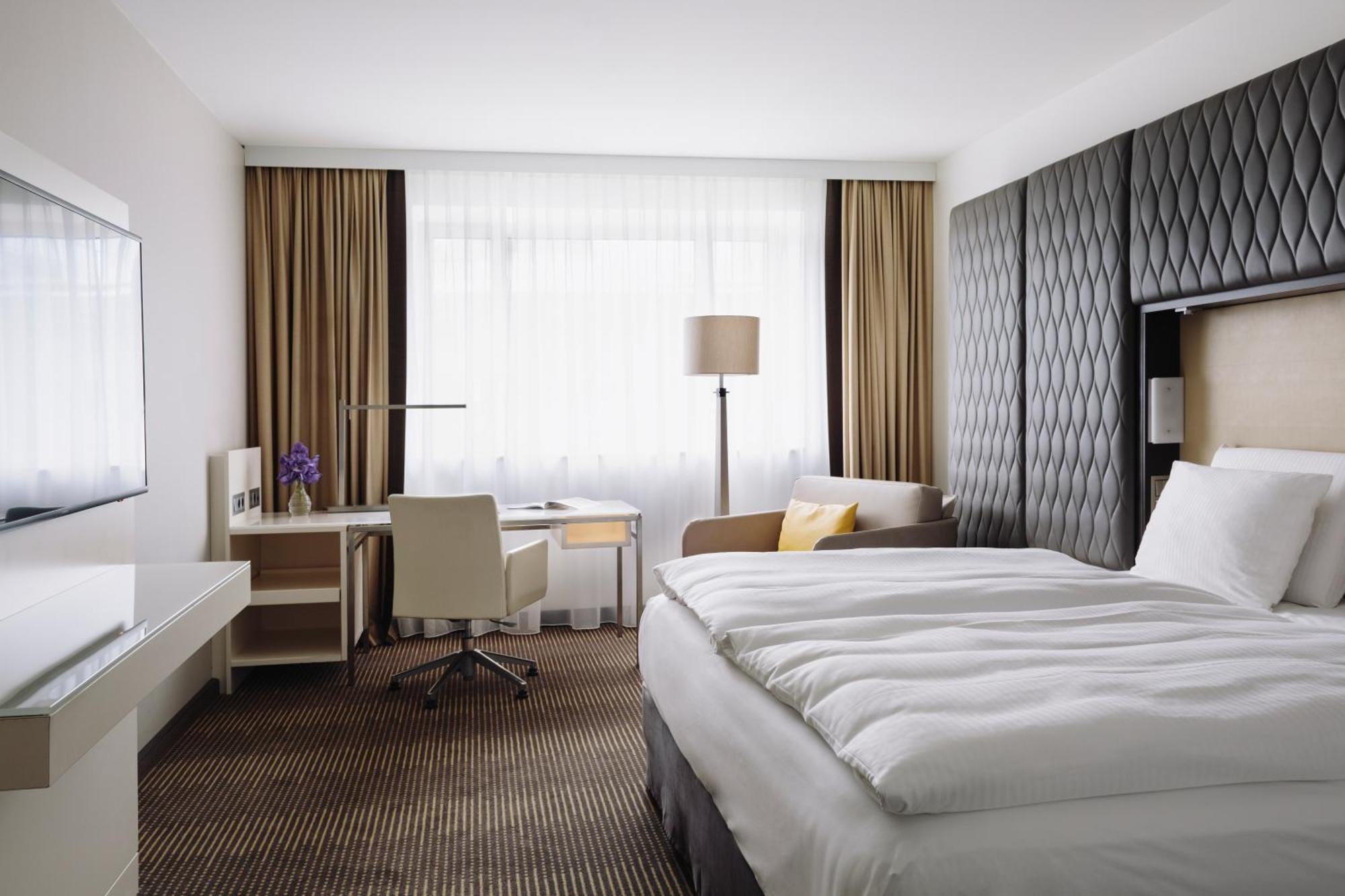 Pullman Berlin Schweizerhof Hotel Ruang foto A room at the InterContinental Wien