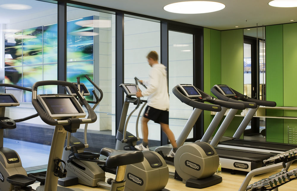 Pullman Berlin Schweizerhof Hotel Bagian luar foto A gym at the InterContinental London The O2