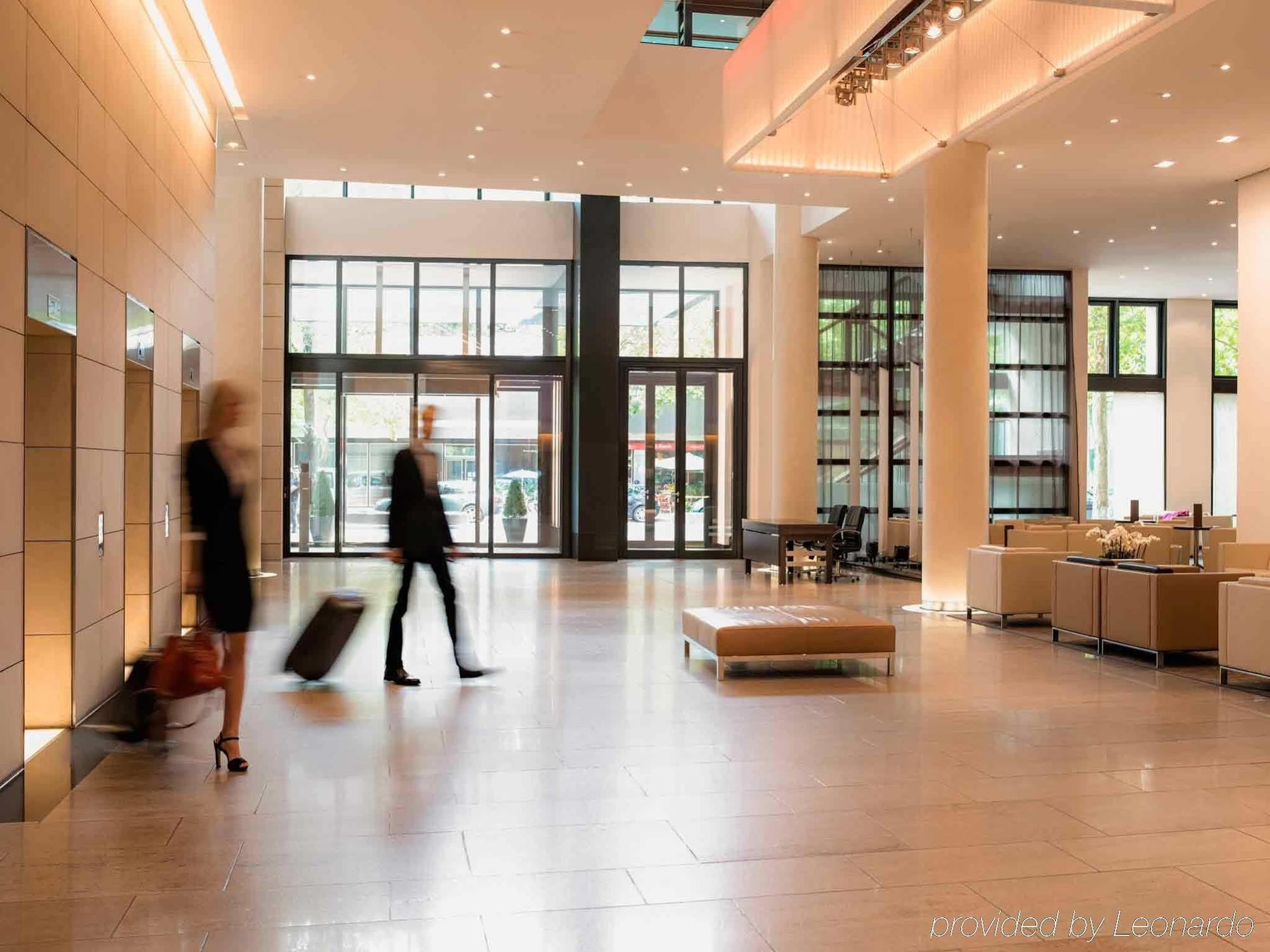 Pullman Berlin Schweizerhof Hotel Bagian luar foto Lobby