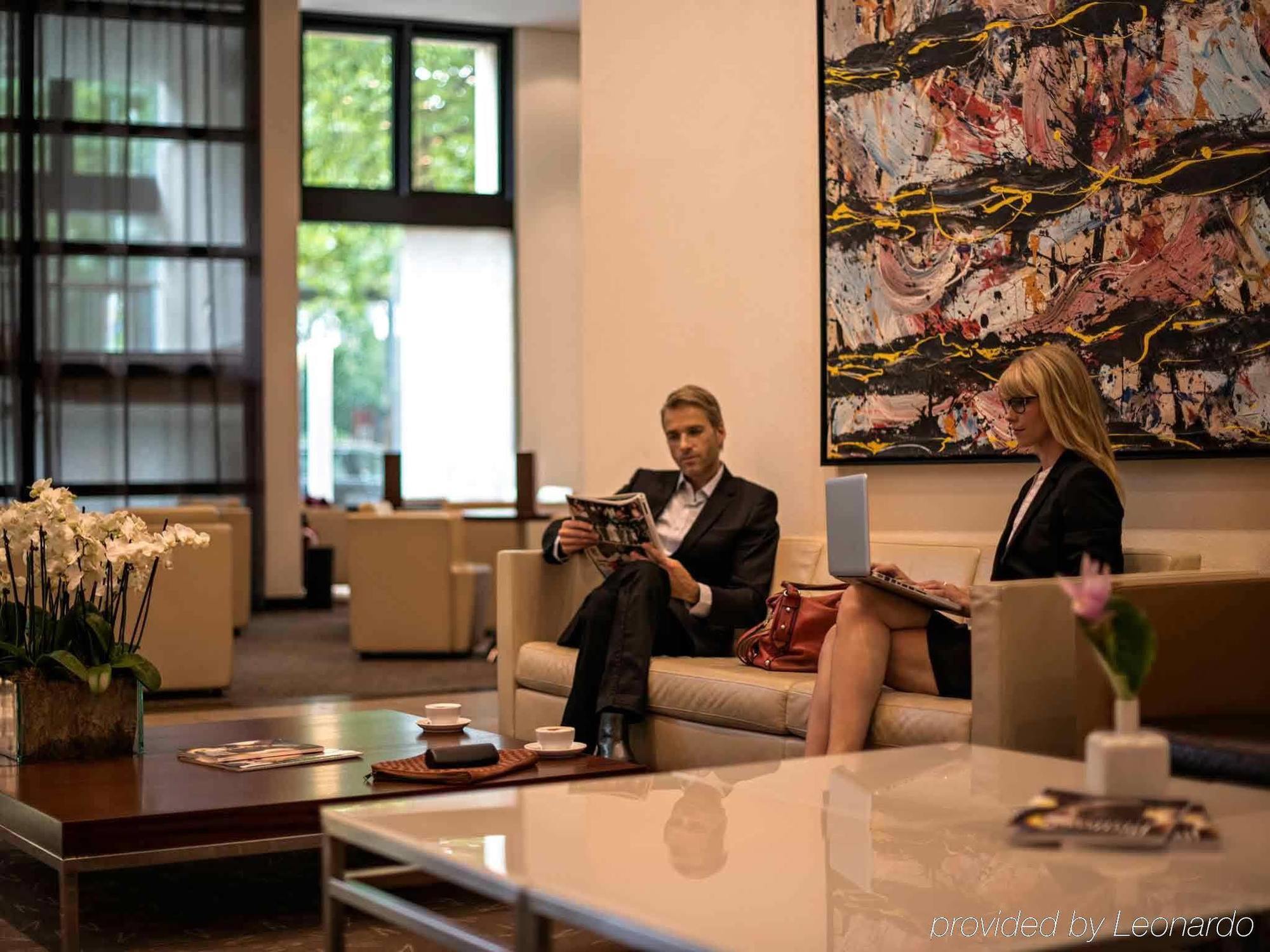 Pullman Berlin Schweizerhof Hotel Bagian luar foto Lobby
