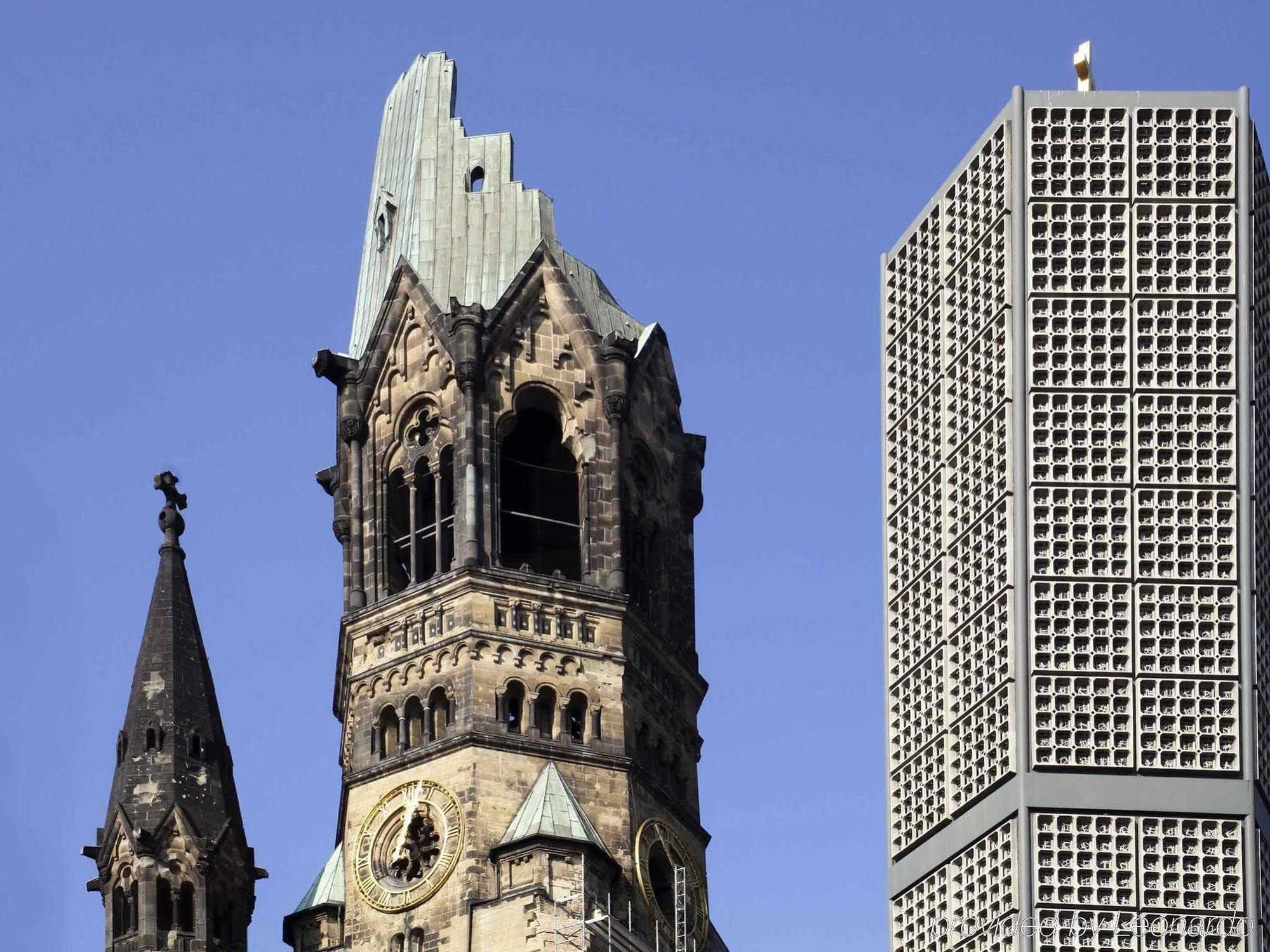 Pullman Berlin Schweizerhof Hotel Bagian luar foto The Kaiser-Wilhelm-Gedächtniskirche in Berlin